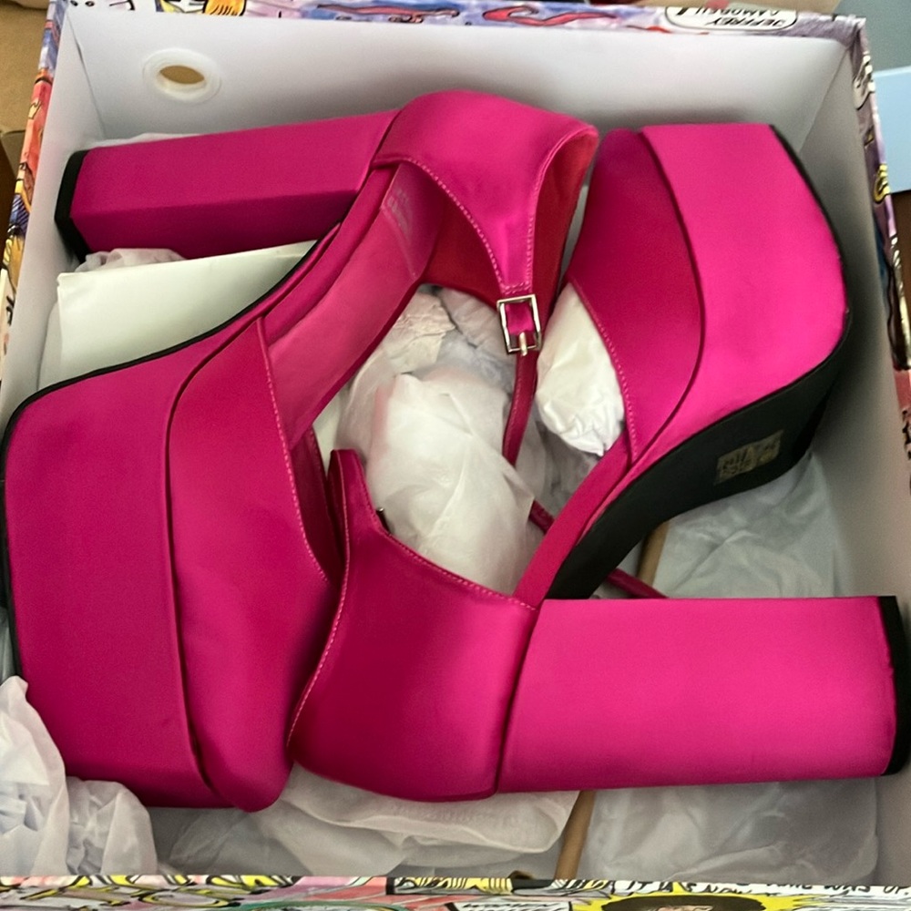 Jeffrey Campbell Edie in Hot Pink